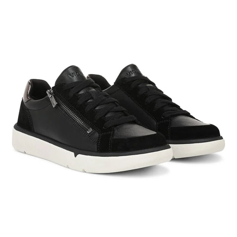 City Walk AXS Sneaker
