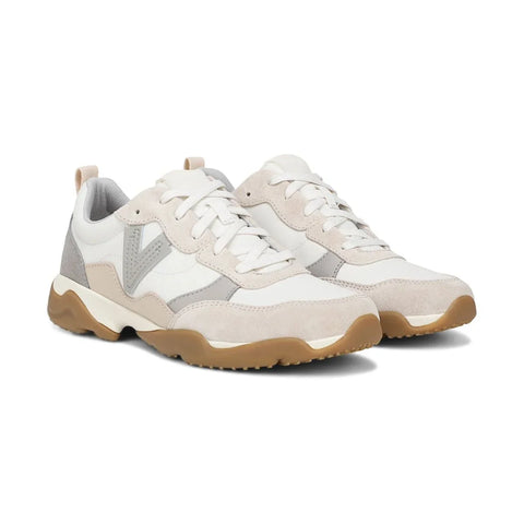 Walk Slim Glide Sneaker