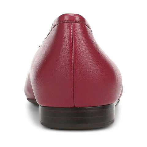Larissa Wedge Flat